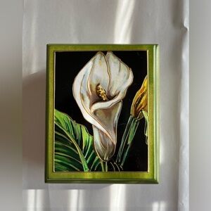 Gorgeous Hand Painted Calla Lily Green Wooden Trinket Box EUC